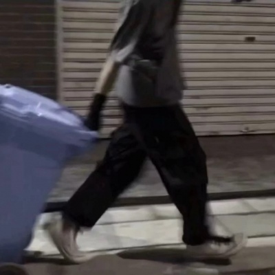 沫兮 对象不是人情侣头像 “乍见觉欢，久处仍怦然。”