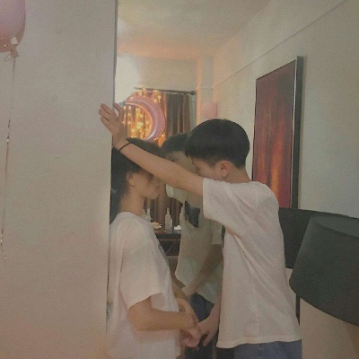 希望你遇见的人觉得你比世界更重要一点 ?