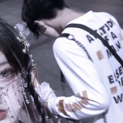 溺毙:一对两张原宿风简单真人情头.人间于此 欢喜是你