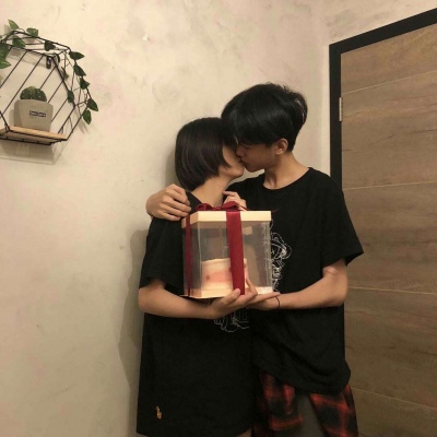 皮:今天是世界恋爱日！！#三人情头#［爱苒］