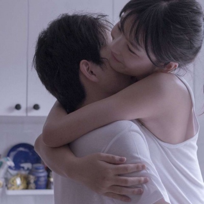 一对两张时尚潮流风真人情头.你有新的恋爱订单 请及时收取我.