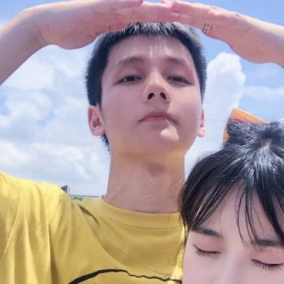 一对两张时尚潮流风真人情头.你有新的恋爱订单 请及时收取我.