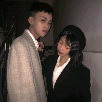 一对两张时尚潮流风真人情头.你有新的恋爱订单 请及时收取我.