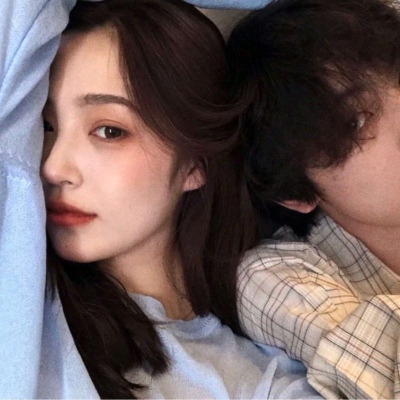 一对两张时尚潮流风真人情头.你有新的恋爱订单 请及时收取我.