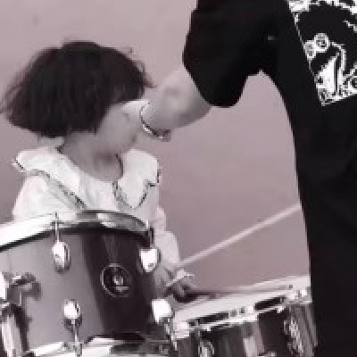 礼貌拿图。