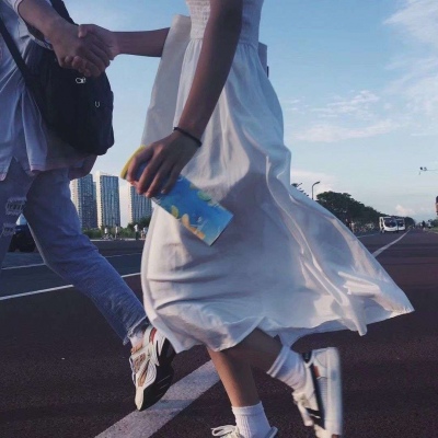 我不想喜欢一个身边全是女孩子的男生