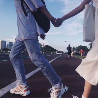 我不想喜欢一个身边全是女孩子的男生