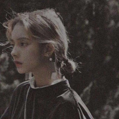 我不想喜欢一个身边全是女孩子的男生