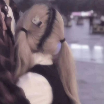 我不想喜欢一个身边全是女孩子的男生