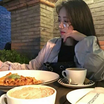安奈 原宿风真人情头 用尽年少时的青春爱你 便拿余生的苍生来忘你
