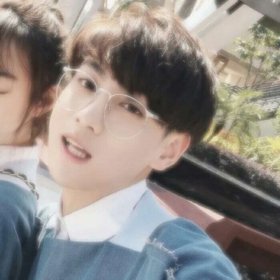 安奈 原宿风真人情头 用尽年少时的青春爱你 便拿余生的苍生来忘你