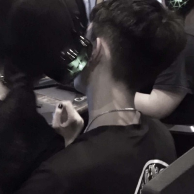 emmm,身为单身狗的我好像这些头像没啥用