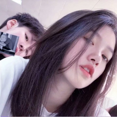 顾羽书.  一对两张可爱情头