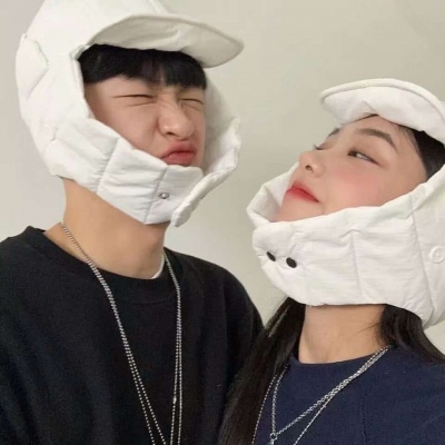 顾羽书.  一对两张可爱情头