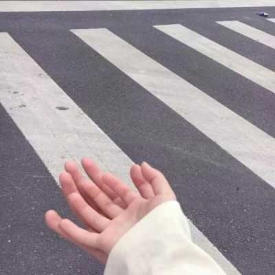 时间是个无赖总是喜欢毁掉所有的期待