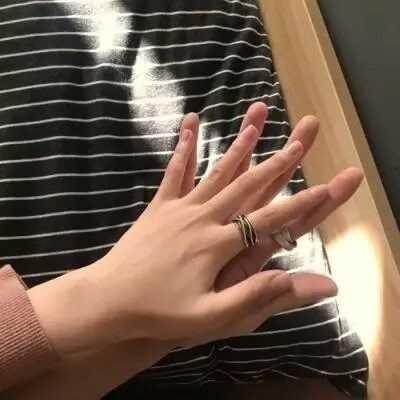 时间是个无赖总是喜欢毁掉所有的期待