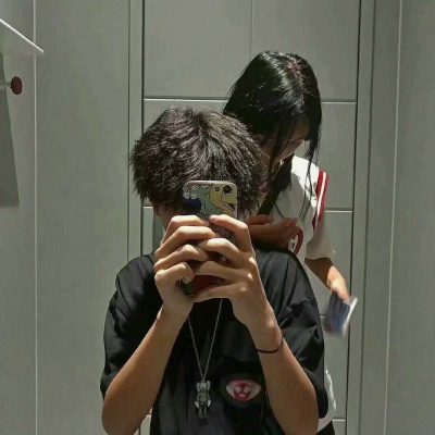 祝有人喝了酒眼睛亮闪闪给你讲浪漫和爱