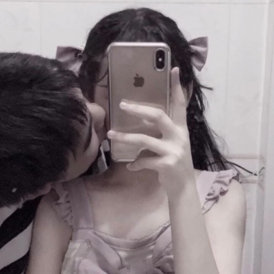 唯美意境情头一对两张/有些人光是遇见就花光了所有运气.