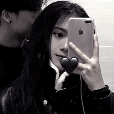 唯美意境情头一对两张/有些人光是遇见就花光了所有运气.