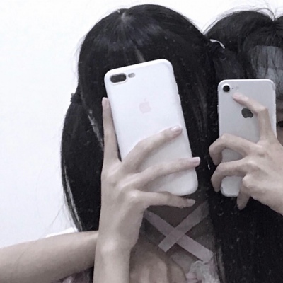 唯美意境情头一对两张/有些人光是遇见就花光了所有运气.