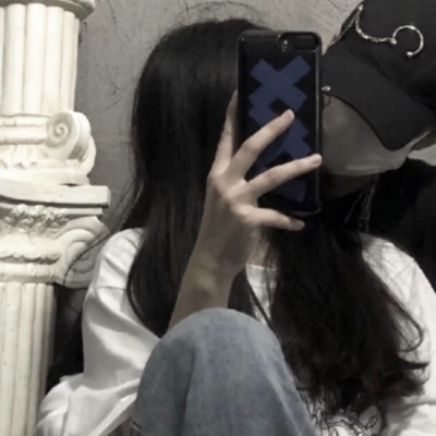 唯美意境情头一对两张/有些人光是遇见就花光了所有运气.