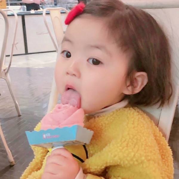 江喻绾    萌娃/对象不是人/可爱鬼/不做几句话就被哄走的小孩。?