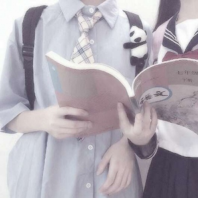 草莓粥：一张两对超甜真人部位情侣头像