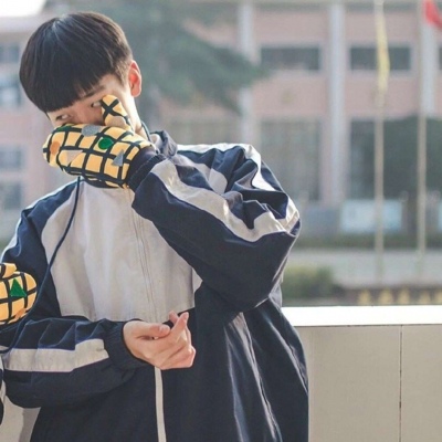 冷澈：情侣头像/慢性?难哄?敏感?多疑?心软?供不起?别靠近//sxc