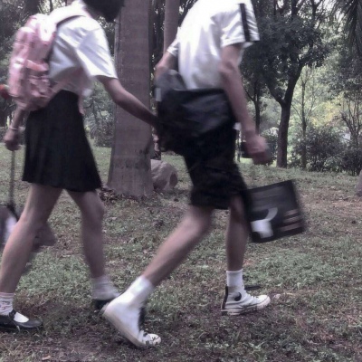 冷澈：情侣头像/慢性?难哄?敏感?多疑?心软?供不起?别靠近//sxc