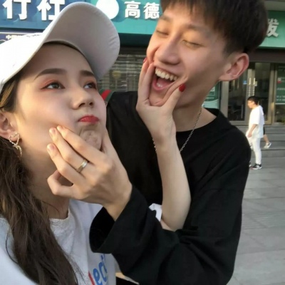 个性超甜情侣头像 / 别人问我喜欢的人是什么样我就又要开始形容你