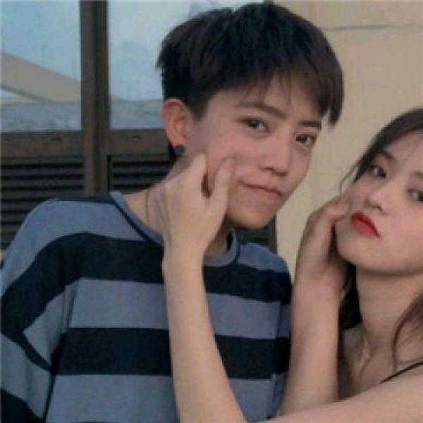 沈曦：一对两张恩爱情头
