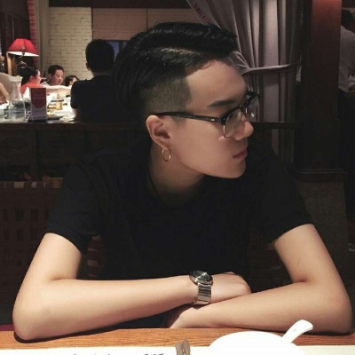 白灏宇:情侣头像/真人/唯有热爱方能抵御岁月漫长.