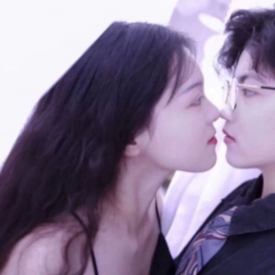 白灏宇:情侣头像/真人/唯有热爱方能抵御岁月漫长.