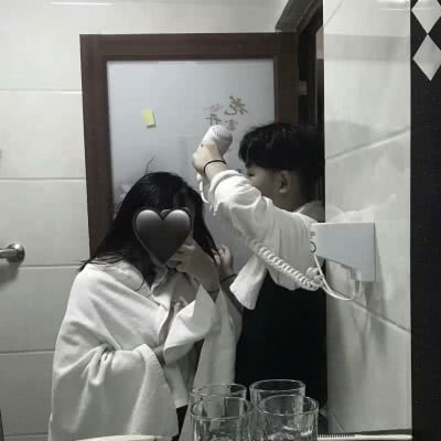 『草莓?』只是适应了环境做懂事的孩子.