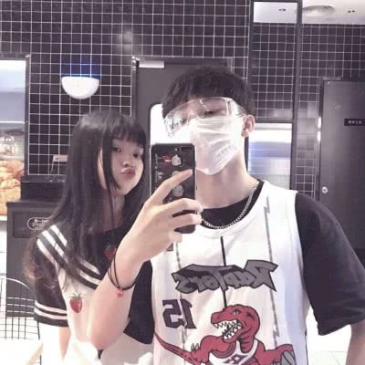 『草莓?』只是适应了环境做懂事的孩子.
