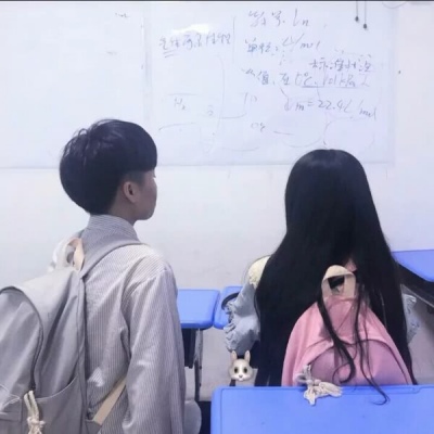『草莓?』只是适应了环境做懂事的孩子.