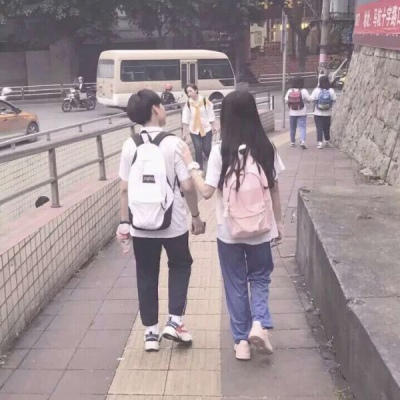 『草莓?』只是适应了环境做懂事的孩子.
