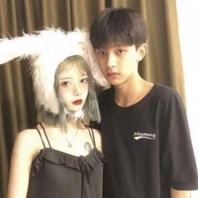 『草莓?』只是适应了环境做懂事的孩子.