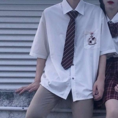 沈曦：唯美一对两张恩爱情头 请奔向我我不曾放弃./