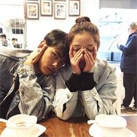 秀恩爱情侣