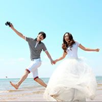 踏着浪花一起疯