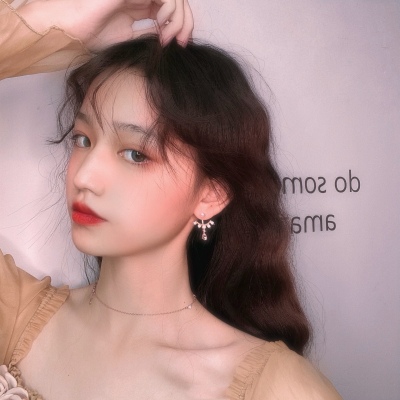女头：这个世界真好，每天都有新的难过