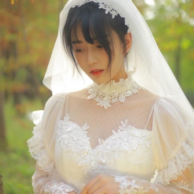 梦晚:婚纱系闺蜜女头/所有的惊喜和礼物都是来自于爱你的人
