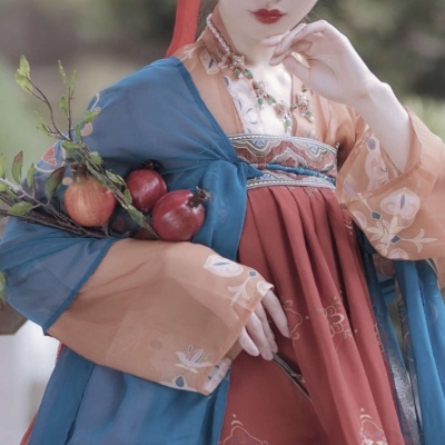 溺毙:意境唯美古风气质韵味优质女头.灯生阳燧火 尘散鲤鱼风