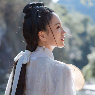 溺毙:意境唯美古风气质韵味优质女头.灯生阳燧火 尘散鲤鱼风