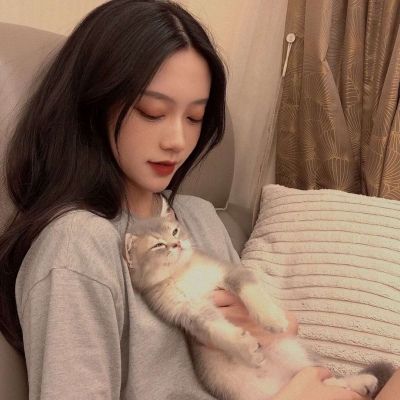 宠物少女头像.       遇见你爱意汹涌 看世间万物都浪漫心动?
