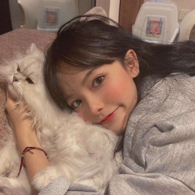 宠物少女头像.       遇见你爱意汹涌 看世间万物都浪漫心动?