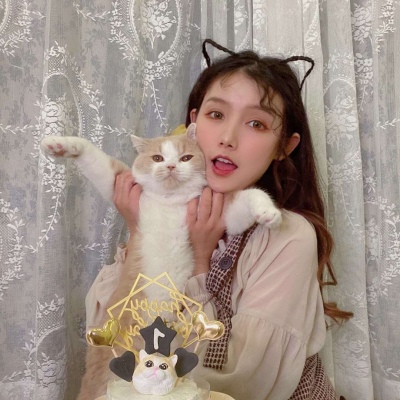 宠物少女头像.       遇见你爱意汹涌 看世间万物都浪漫心动?