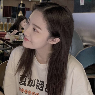 溺毙:意境清新甜美风优质女头.有人借不到春天 竟投入感情的湖沼