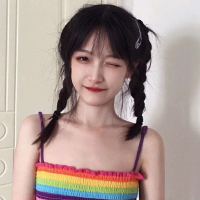 溺毙:意境清新甜美风优质女头.有人借不到春天 竟投入感情的湖沼